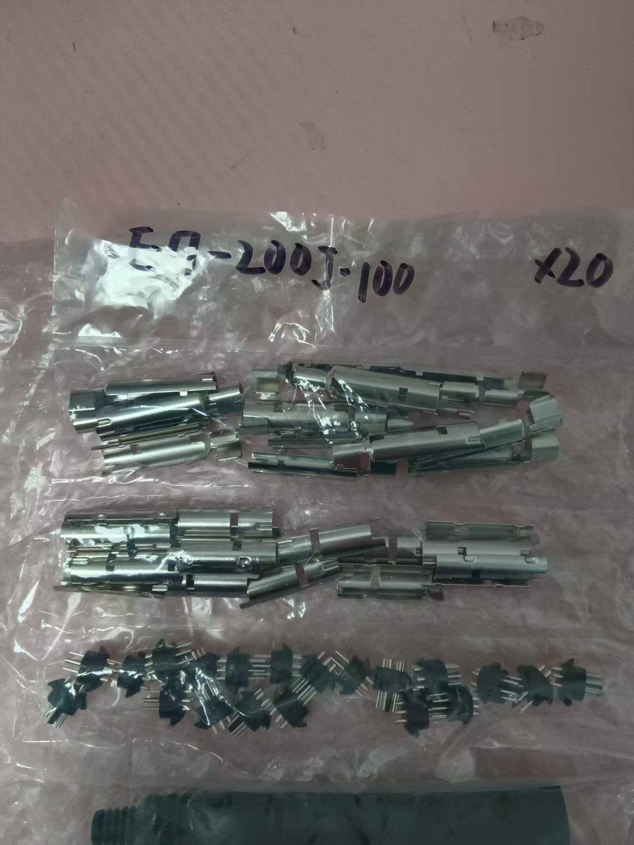 电商MRO供应链日本qqqtec连接器 E7-200J-100