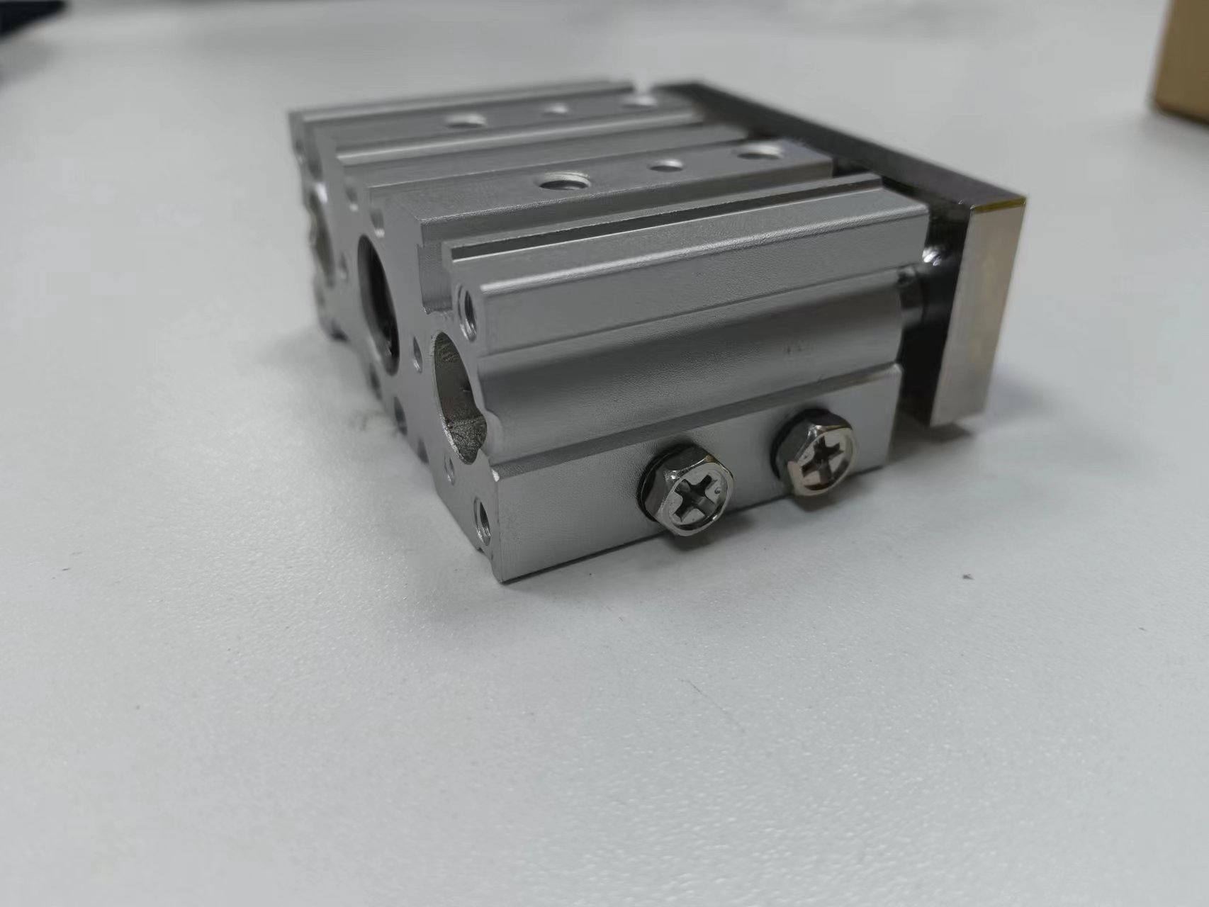 电商MRO供应链日本SMC 气压缸MGPM12-10Z