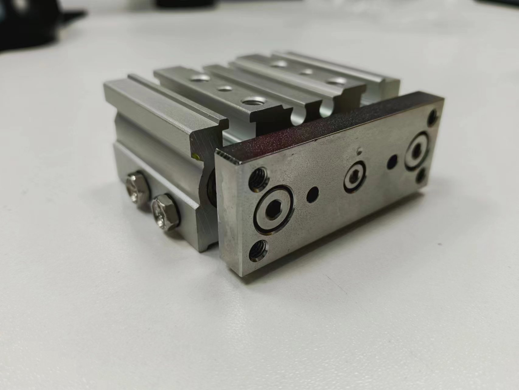 电商MRO供应链日本SMC 气压缸MGPM12-10Z