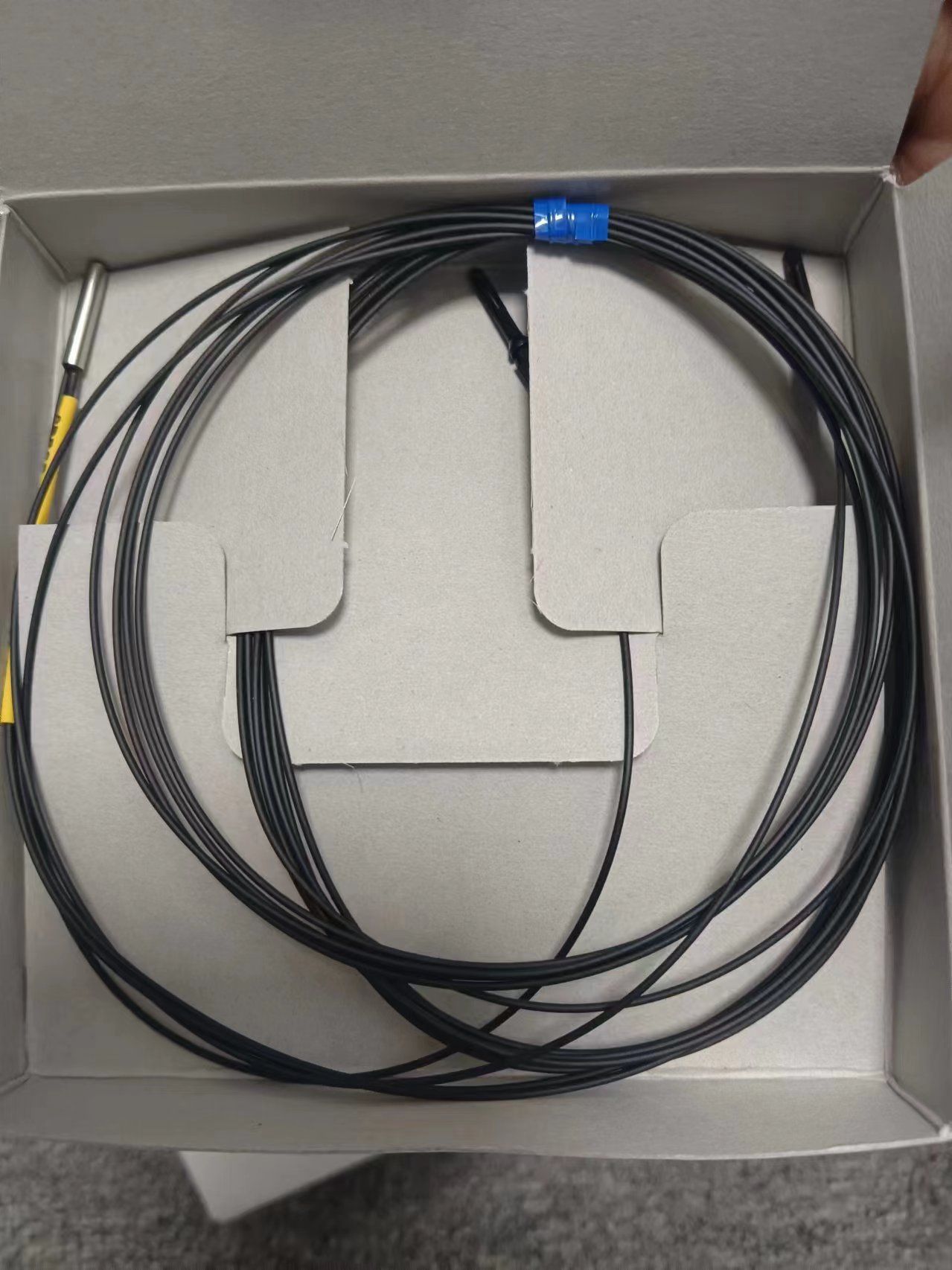 电商MRO供应链日本OMRON欧姆龙 光纤传感器E32-D221B 2M