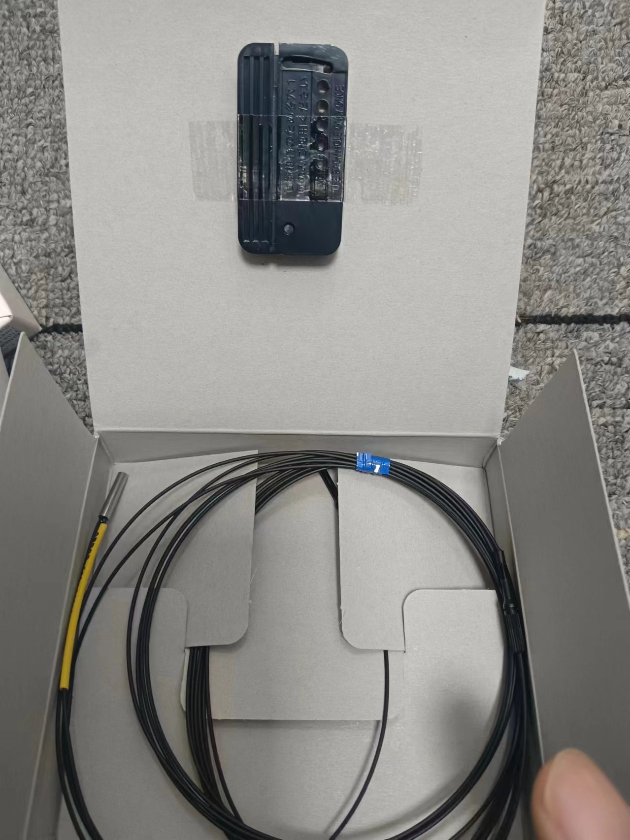 电商MRO供应链日本OMRON欧姆龙 光纤传感器E32-D221B 2M