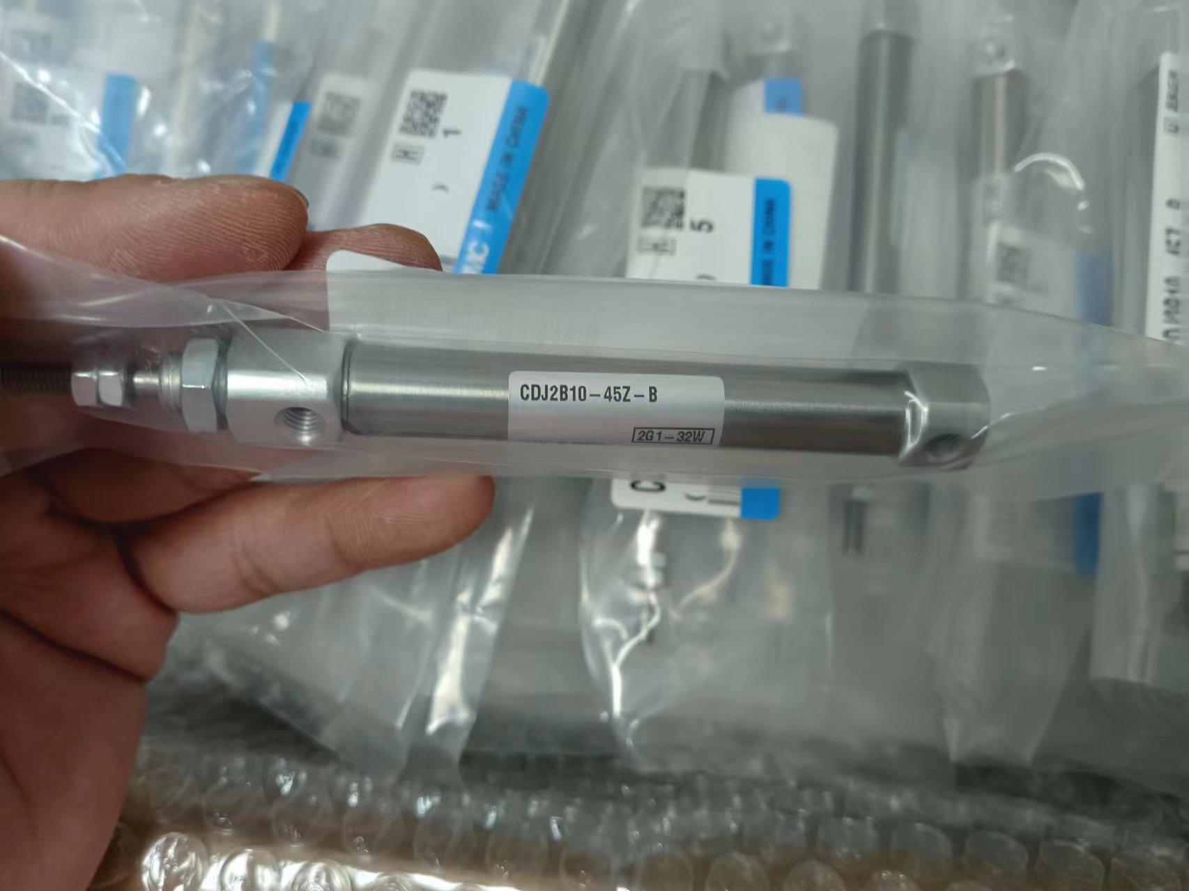 电商MRO供应链日本SMC双作用气缸CDJ2B10-45Z-B