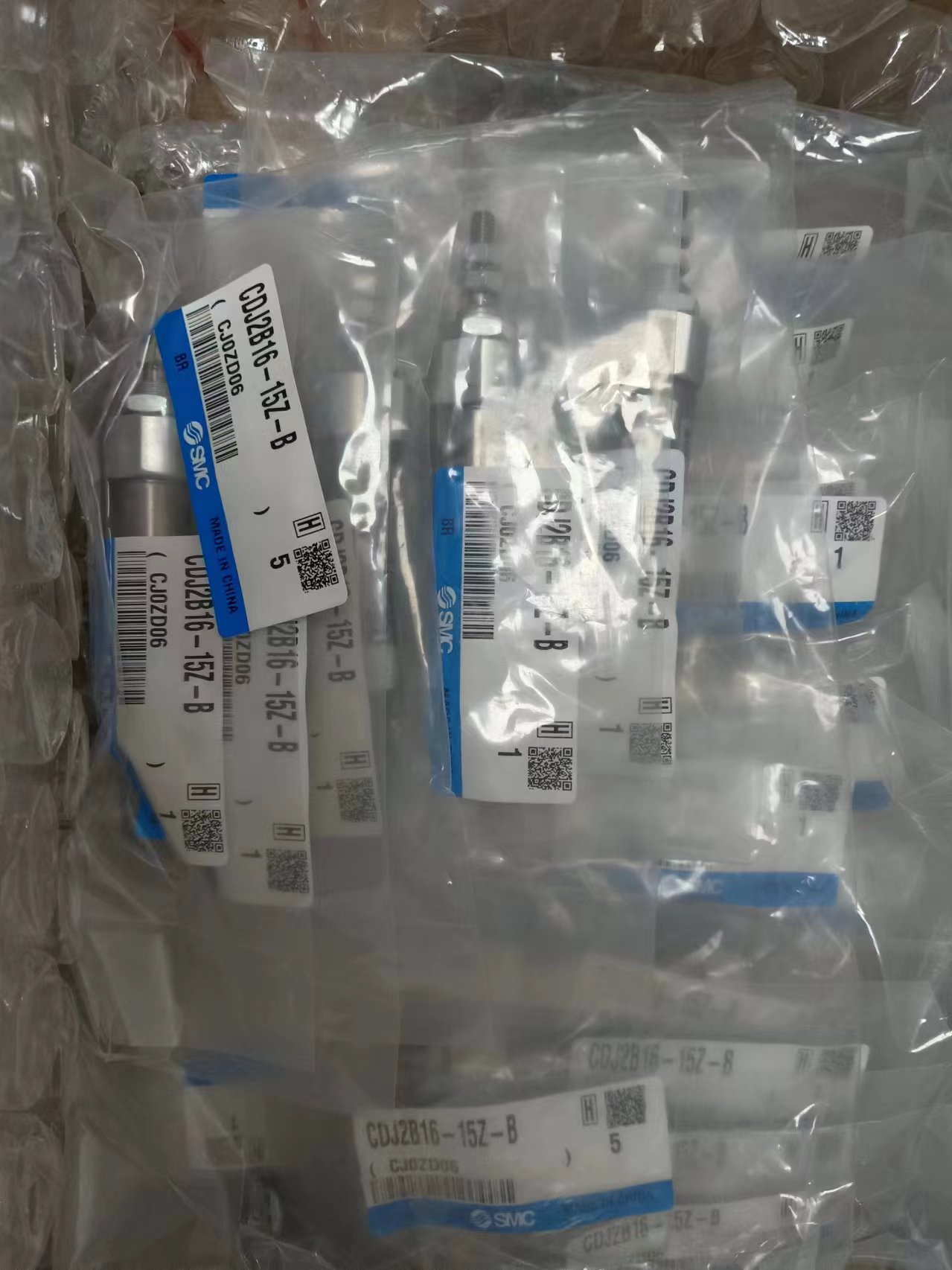 电商MRO供应链日本SMC双作用气缸CDJ2B16-15Z-B