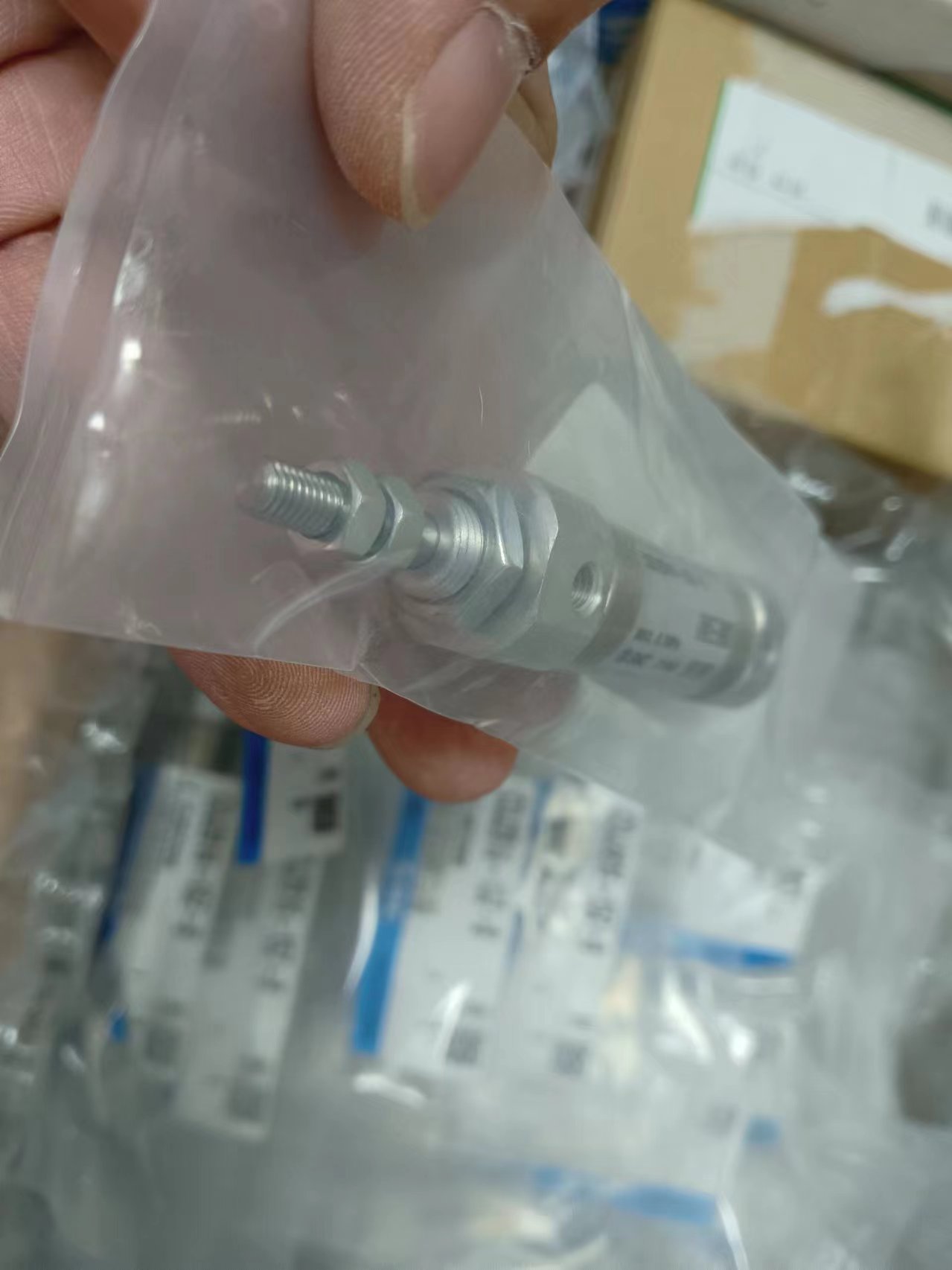 电商MRO供应链日本SMC双作用气缸CDJ2B16-15Z-B