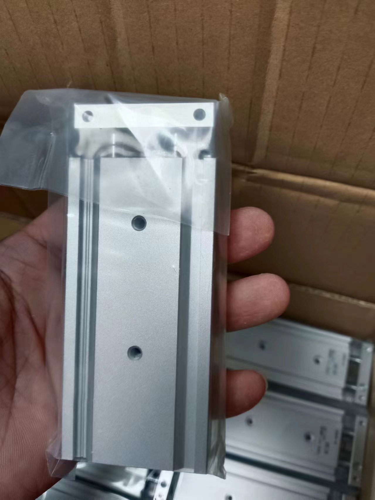 电商MRO供应链日本SMC带导杆气缸CXSM10-40