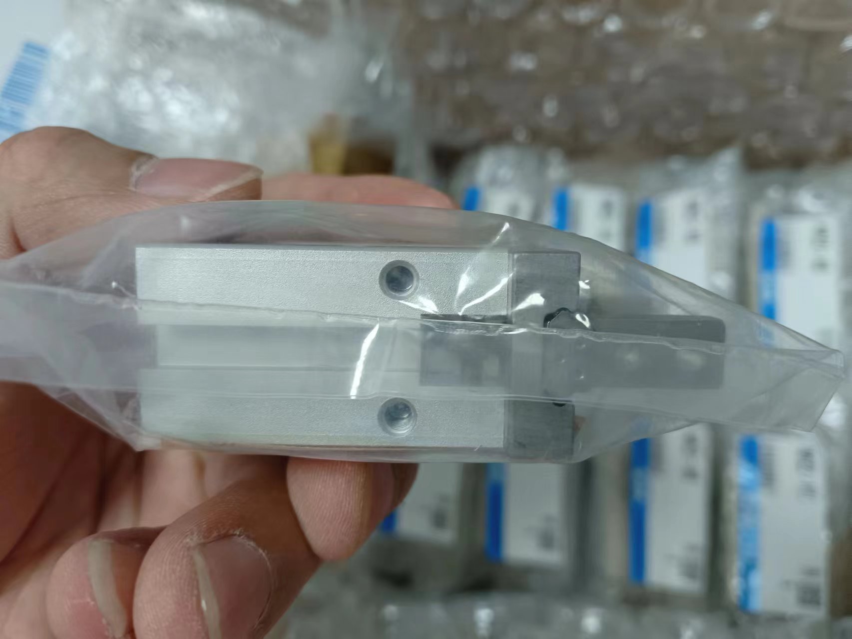 电商MRO供应链日本SMC平行气爪 MHZ2--16S