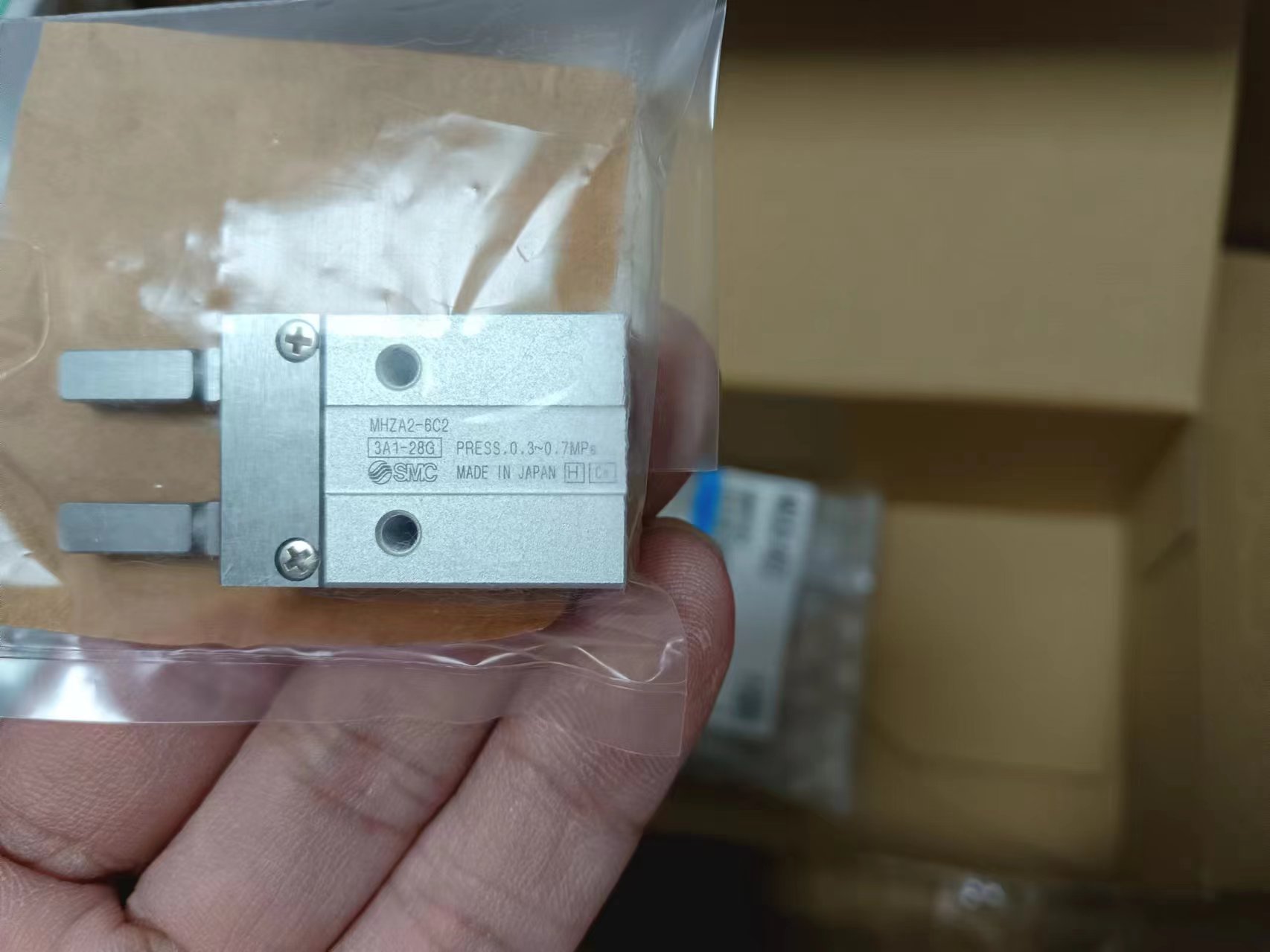 电商MRO供应链日本SMC平行气爪MHZA2-6C2