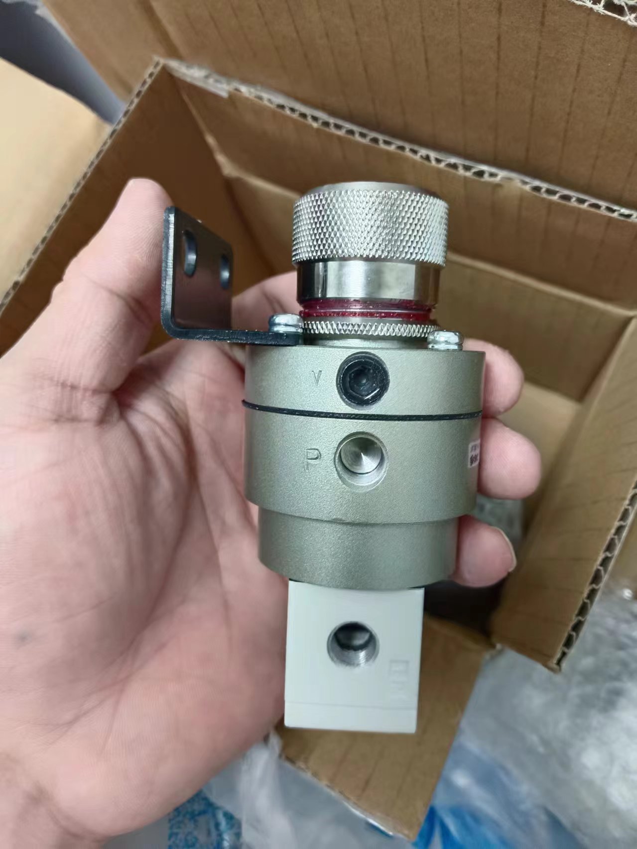 电商MRO供应链日本SMC压力检测阀XT92-51-X2