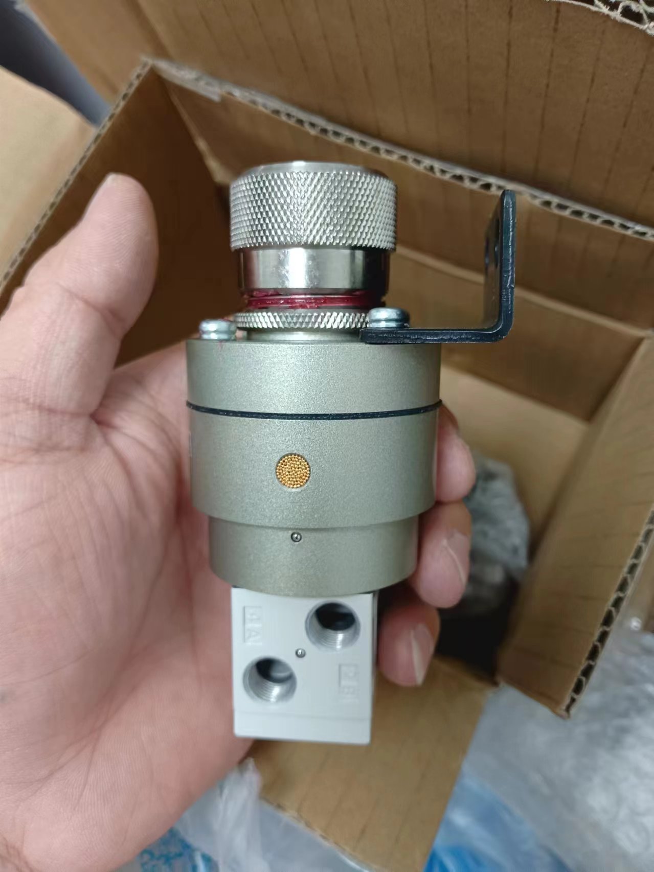 电商MRO供应链日本SMC压力检测阀XT92-51-X2