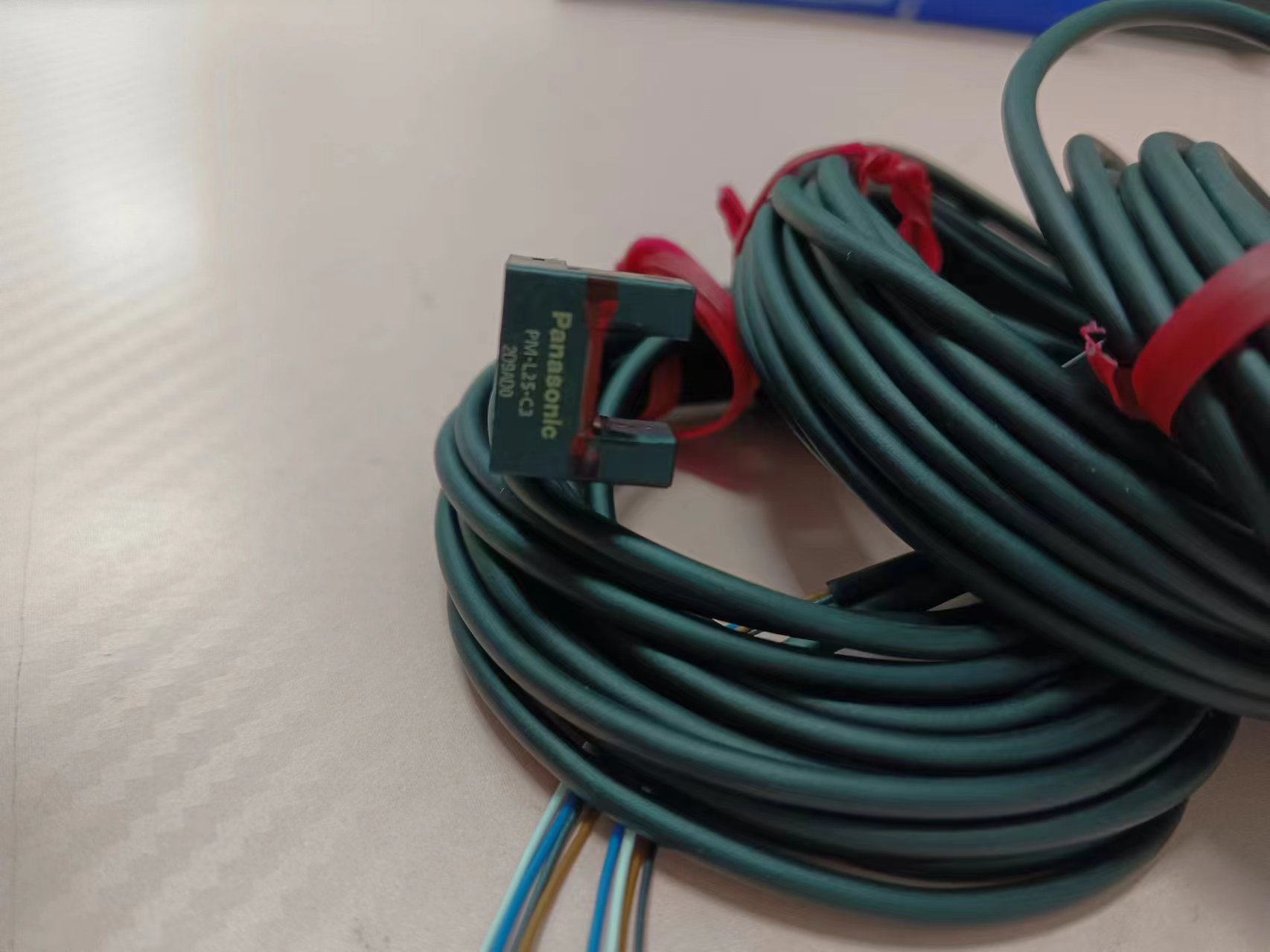 电商MRO供应链日本PANASONIC松下PM-L25-C3光电开关