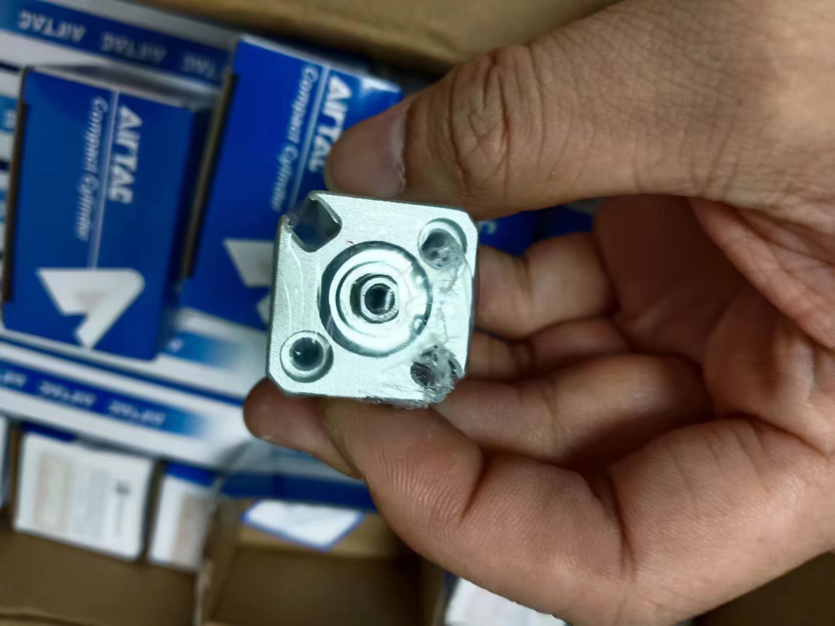 电商MRO供应链AirTAC亚德客气缸ACQ12X5S