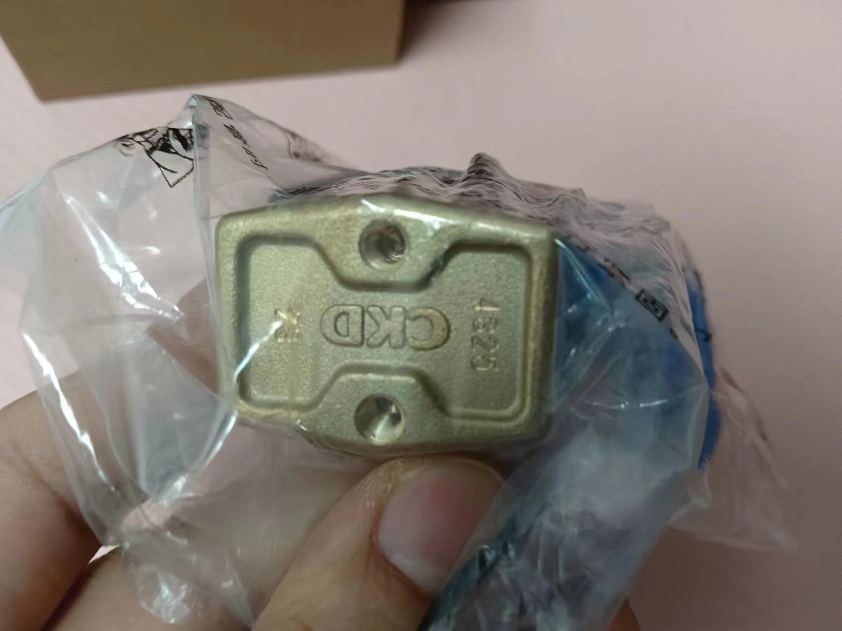 电商MRO供应链日本CKD喜开理AG41-02-2-AC110V电磁阀